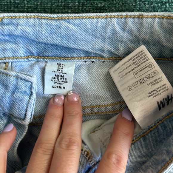 H&M Ripped jeans - Picture 2 of 4